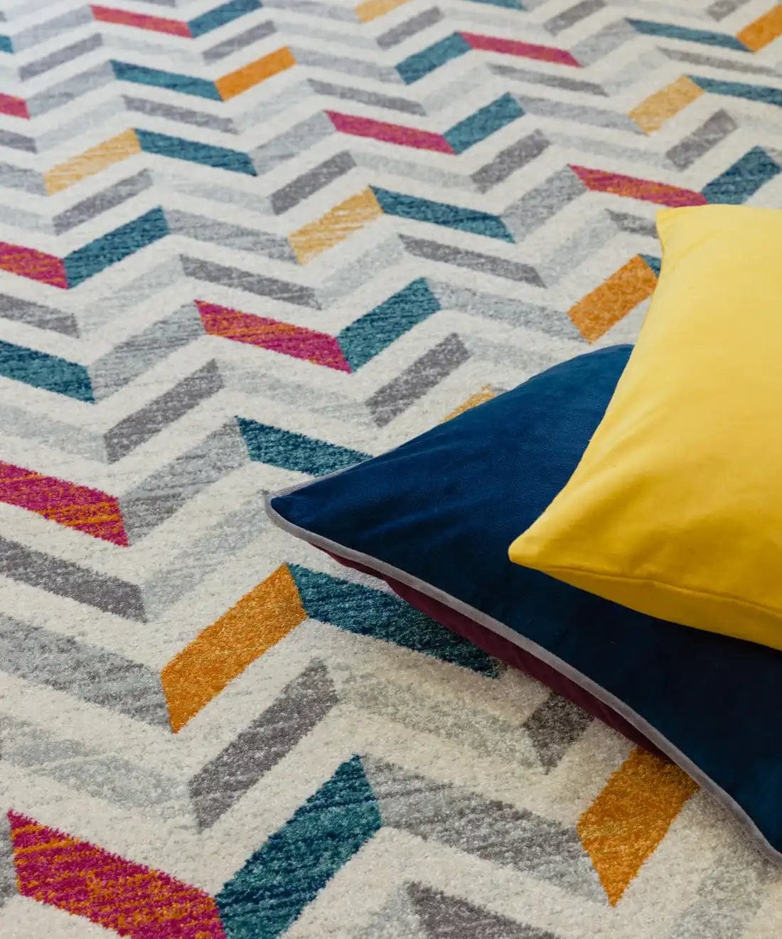 Colt CL06 Chevron Multi — Woven Rugs