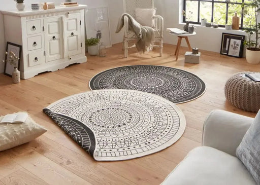 RugsDirect Online Plain/Nearly Plain Twin Reversible Circles Indoor Outdoor 103101 Black Cream Rug - Woven Rugs